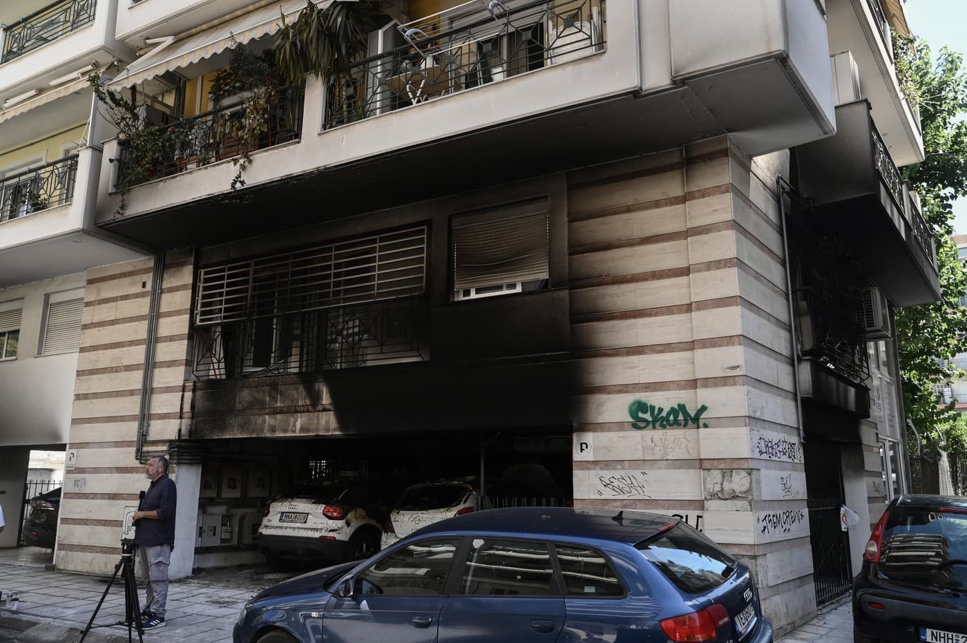 Locuințele unor lideri ai partidului aflat la putere în Grecia au fost atacate cu dispozitive incendiare. 5 oameni au fost răniţi