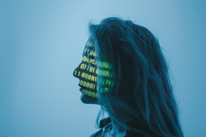 Inteligența artificială ne schimbă felul în care noi scriem și vorbim