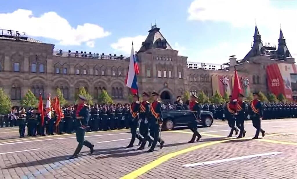 Ziua 1536 Rusia și Ucraina confirmă armistițiul de trei zile cerut de Trump pentru Ziua Victoriei. Zelenski permite parada prin decret