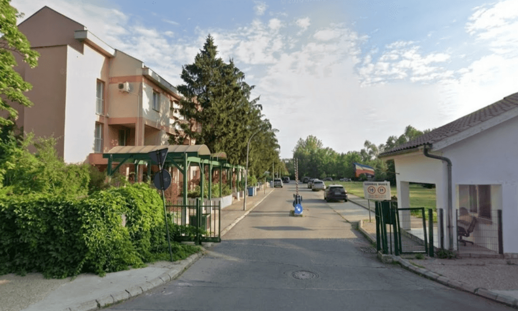 Exclusiv Consilier de concurență cu datorii de sute de mii de lei pentru o vilă din Satul Francez: „Am crezut în oameni, m-am păcălit!”