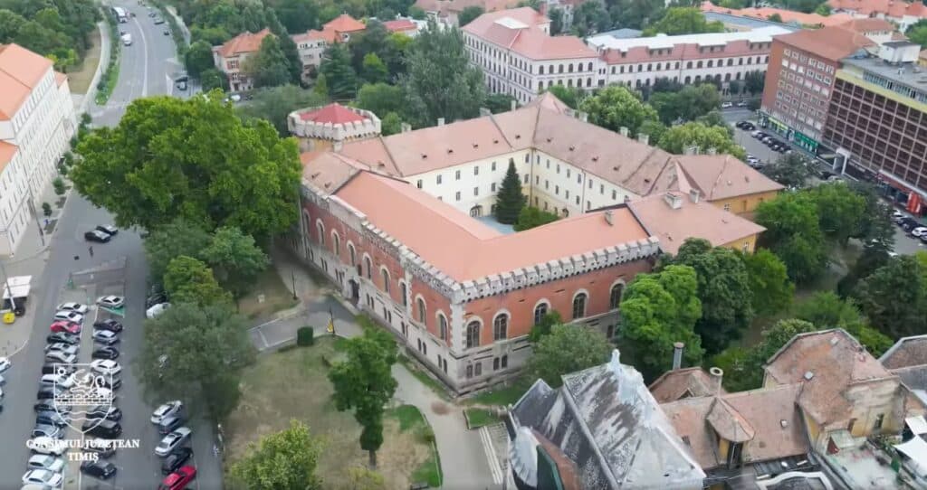 Probleme în PNRR: proiecte culturale majore, de la Castelul Huniade la Galeria Istorică a Transilvaniei, blocate sau în risc de întârziere