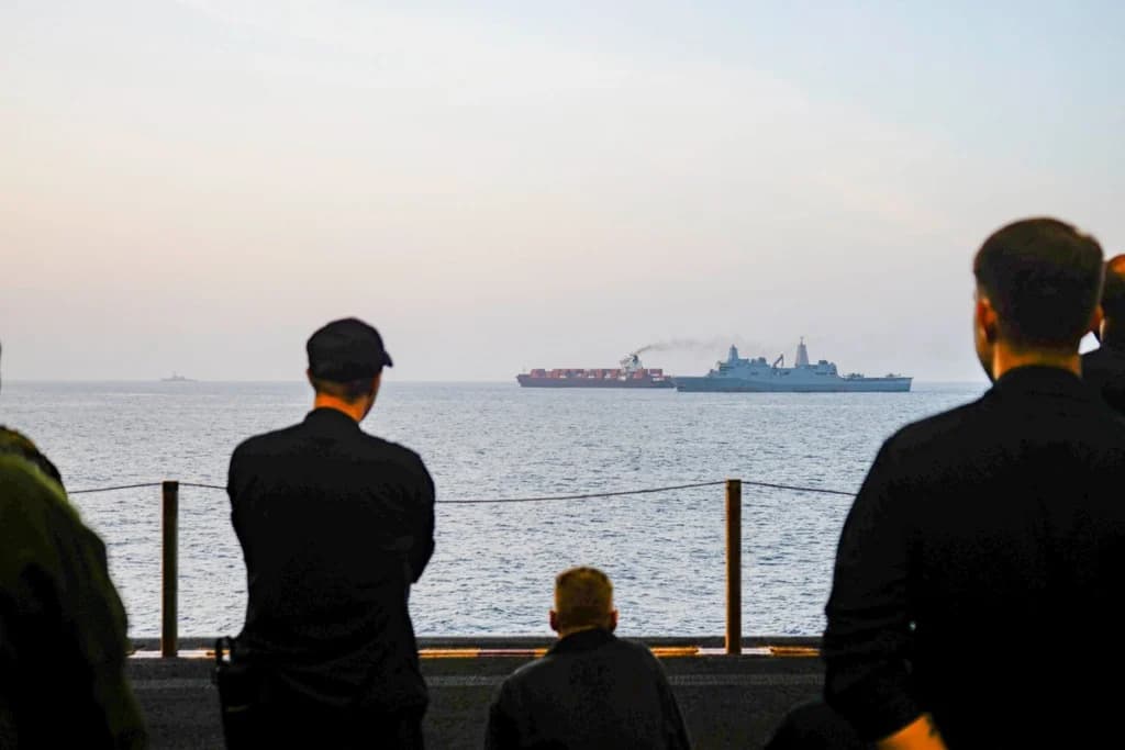 Armistițiul se clatină: SUA bombardează din nou Iranul, după atacul asupra unei nave din Ormuz. Teheranul susține că a lovit baze americane