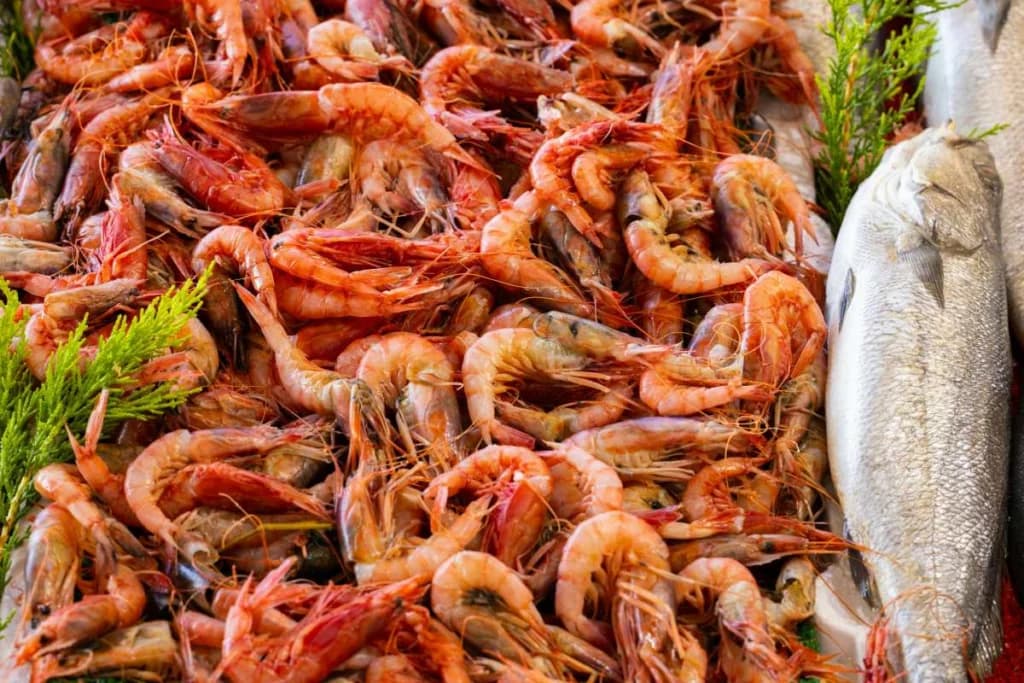 Un virus din fructele de mare infectează oameni și provoacă o boală oculară cronică