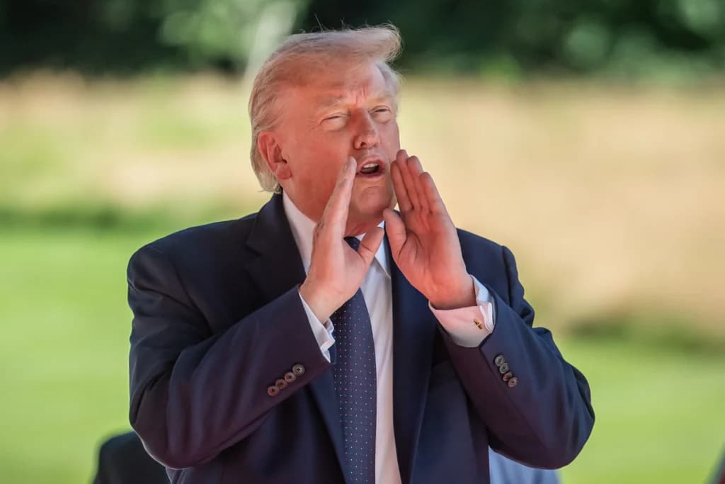 Trump amenință că va sista negocierile cu Iranul dacă acesta taxează navigația în Strâmtoarea Ormuz