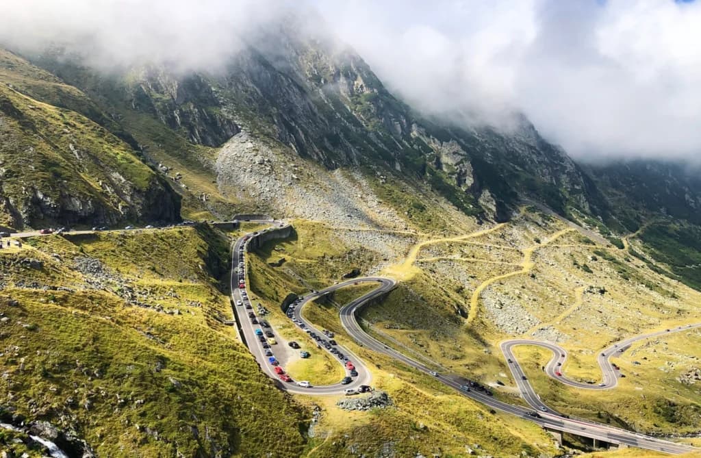 Transfăgărășanul s-a redeschis după 8 luni. Circulația e permisă doar între anumite ore
