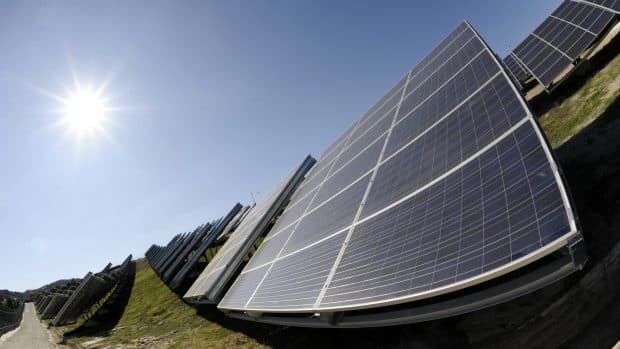Parcurile solare ale CE Oltenia și OMV Petrom, pierderi de peste 5 milioane de euro și fără energie produsă