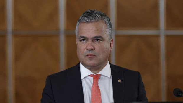 Motivul din cauza căruia Adrian Veștea nu l-a anunțat pe Ilie Bolojan că urmează să fie desemnat premier