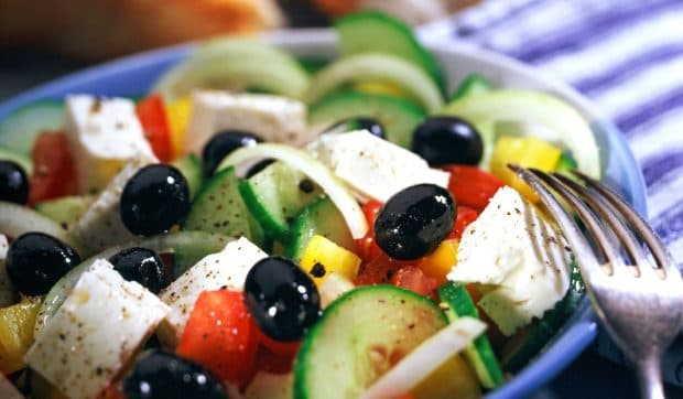 Un român stabilit în Grecia a făcut inventarul prețurilor la restaurantele din Thassos: „Peștele ăla o să aibă gust de rată la bancă”