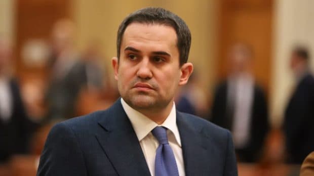 Mașini electrice pentru SRI, STS și SPP. Ministrul Transporturilor: „Nu putem cere asta sectorului privat dacă nu dăm noi un exemplu”