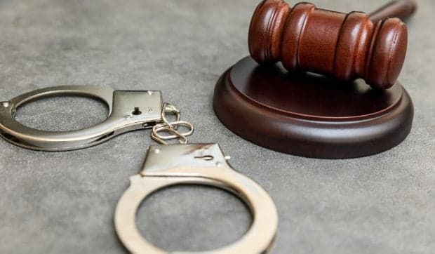 Procesul în care Cristian Radu, primarul din Mangalia, e judecat pentru luare de mită și spălare de bani poate începe, a decis Tribunalul Constanța