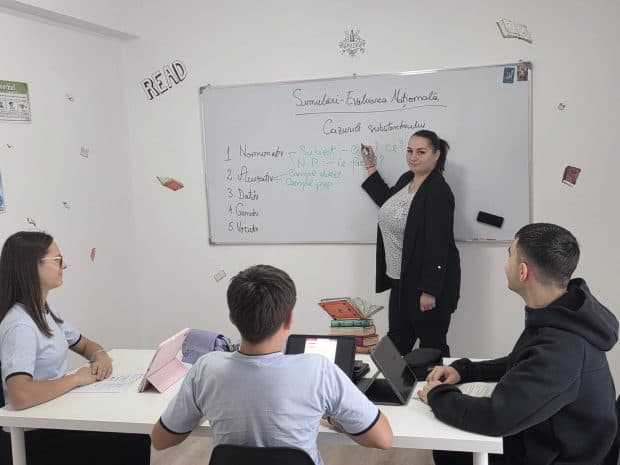 Mesajul unei profesoare de română pentru elevii care dau simularea Evaluării Naționale: „În această capcană cad toți”