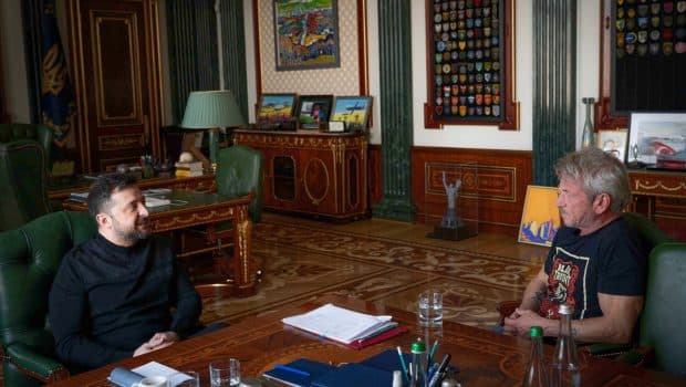 Sean Penn a fost premiat cu „Oscarul” ucrainean, realizat din metalul unui vagon de tren bombardat de ruși