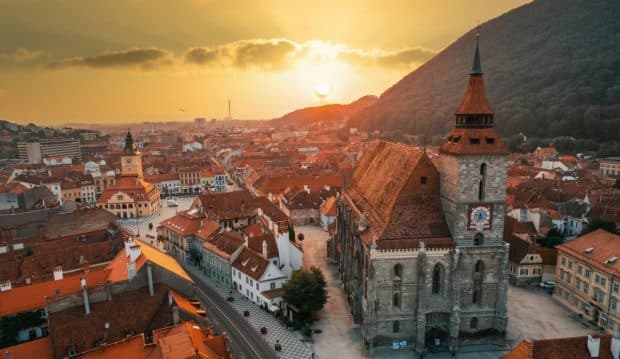Brașovul dă „0 lei” pentru cultură în 2026: festivalurile și proiectele independente rămân fără sprijin