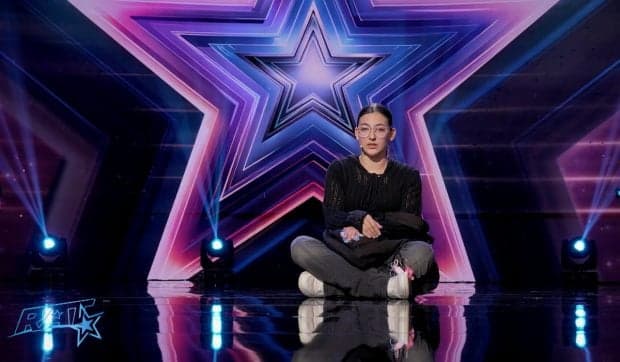 „Românii au talent”, 17 aprilie 2026. Clarisa Manole, eleva din Constanța care a luat 4 de „DA” cu un număr de actorie: „Crede foarte mult în drumul ăsta”