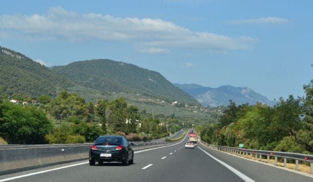 Cât costă drumul cu mașina din România până în Thassos în 2026 și unde să alimentezi de parcurs: viniete, taxe și costuri ascunse