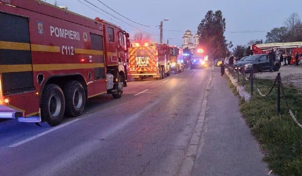 Ce a provocat incendiul de la blocul din Constanța, unde au ars zeci de locuințe: 8 oameni se află încă la spital