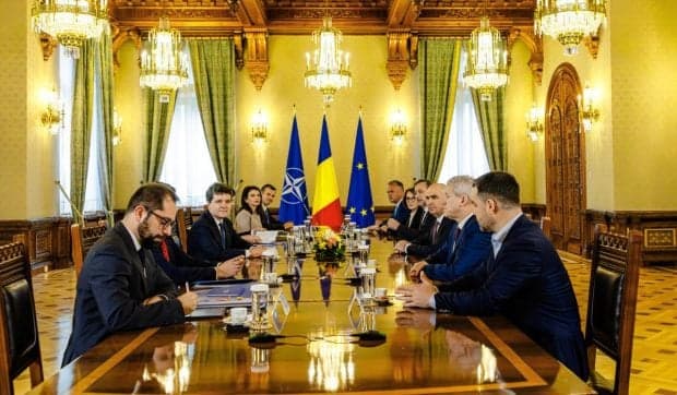 Cum s-a ajuns la actuala criză politică din România și cine are de câștigat? Analiza dură a istoricului Dennis Deletant: „Nicușor Dan a favorizat prea mult PSD”