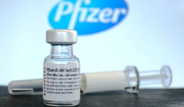 România negociază la Washington datoria de 600.000.000 de euro către Pfizer: Alexandru Nazare și Alexandru Rogobete vor să convertească amenda în medicamente