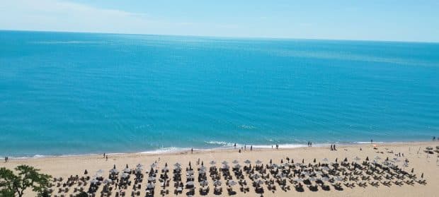Cât costă cazarea și șezlongurile în Bulgaria, Grecia, Croația și Italia pentru vacanța de vară, în 2026