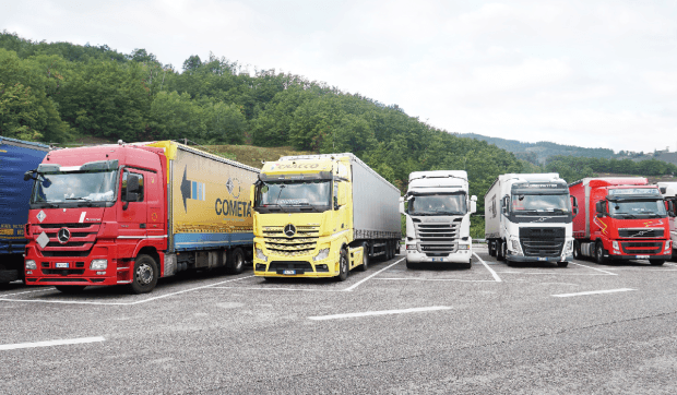 500.000 de locuri de muncă în Europa, dar nimeni nu le vrea. De ce renunță oamenii la meseria de șofer de TIR