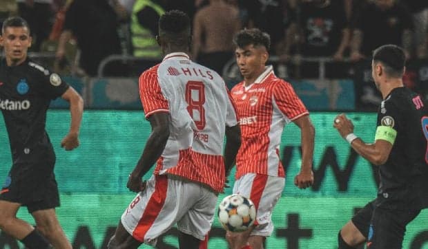Cine transmite Dinamo – FCSB, barajul pentru Conference League din Superligă. La ce oră începe meciul