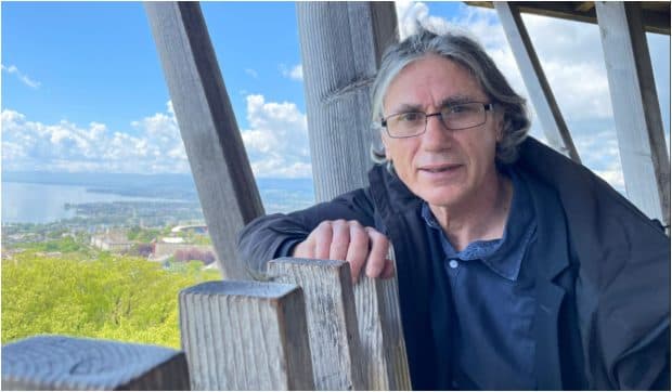 Un șofer de autobuz român a fost nominalizat la Premiul Literar Prince Pierre de Monaco 2026. Marius Daniel Popescu își poate câștiga locul printre somitățile Franței