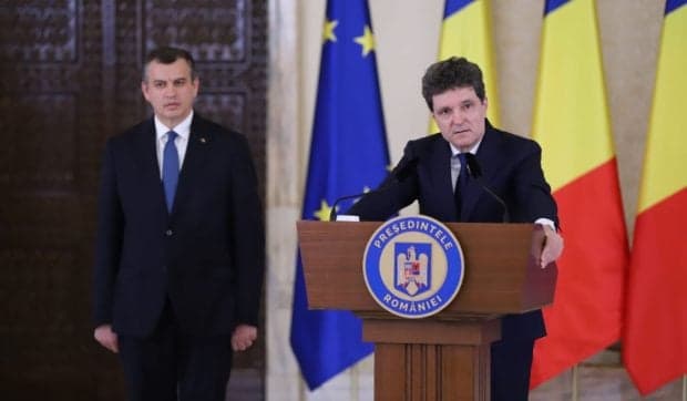 De ce varianta alegerilor anticipate este puțin probabilă, deși Guvernul Tomac are șanse mici să fie învestit. Analiză Politico
