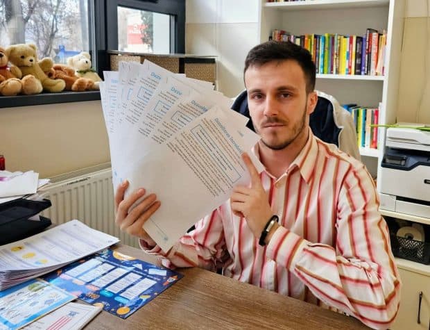 Învățătorul Petruț Rizea, după un AVC suferit din cauza epuizării la școală: „Pur și simplu am căzut din picioare”. Mesajul pe care-l transmite celor din minister