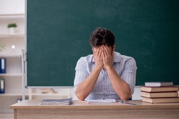 4 din 10 profesori se gândesc să renunțe la catedră din cauza stresului, arată un nou studiu