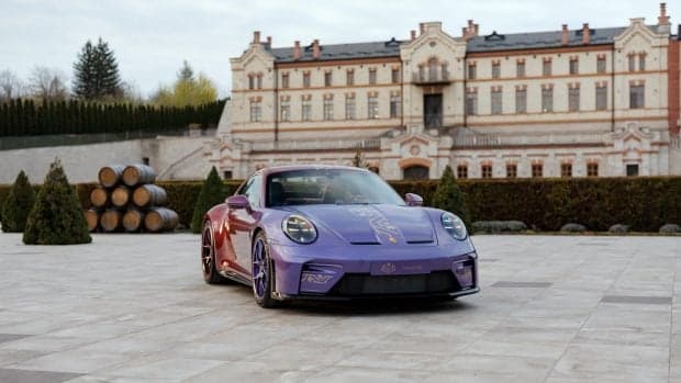 Porsche a făcut un 911 GT3 Touring unicat pentru Moldova de 500.000de euro. „Tree of Life” are 400 de ore de muncă manuală, pe lângă 510 CP și o cutie manuală