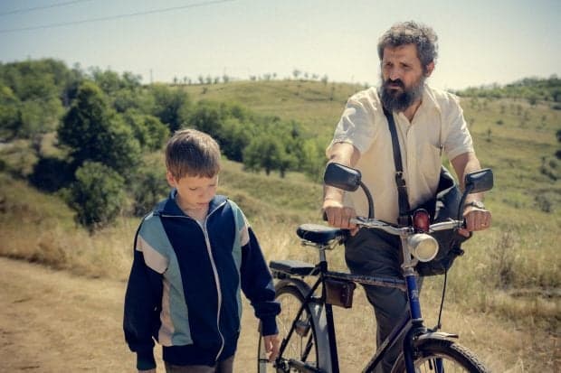 Un film românesc pentru copii, premiat pentru prima oară la Berlin. Regizorul filmului „Atlasul Universului”: „Toată lumea are senzația că se pricepe la filme, pentru că toți s-au uitat la filme”
