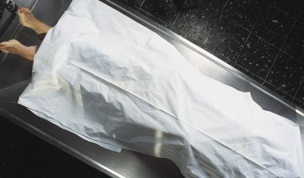 Locatarii unui bloc au fost nevoiți să suporte zile întregi mirosul unui cadavru aflat în descompunere, din lipsă de medic, în Franța