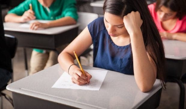 Alertă de caniculă la examene! Greșeala majoră pe care o fac părinții cu hidratarea copiilor și cum ar trebui să arate meniul înainte de probă