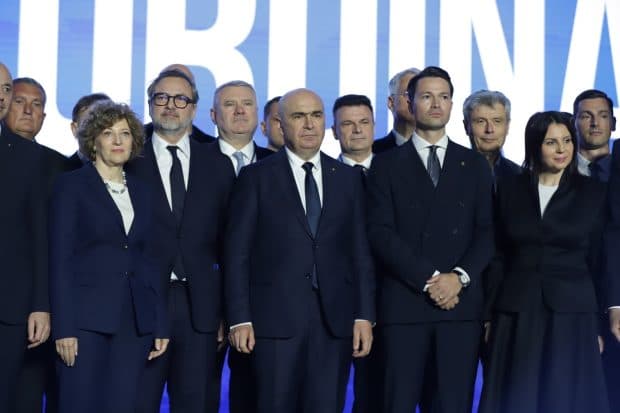 Val de reacții în PNL după ce puciștii au obținut în instanță suspendarea tuturor hotărârilor luate la Congres: „Au încercat să schimbe conducerea din interior”