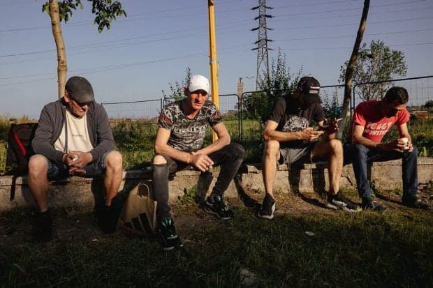 VIDEO Constănțenii și drona. Unii dintre ei vor să se bată cu autoritățile care dezinformează, alții cu rușii: „Noi am văzut asta aici de la cinci jumate, ministrul a spus că a aflat abia la zece!”