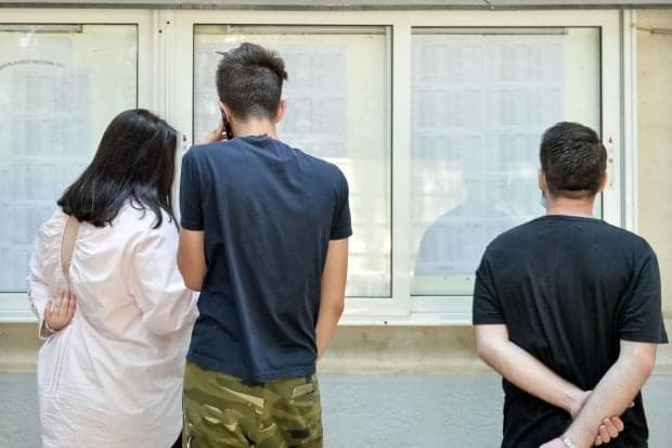 Cum primești ajutor de șomaj dacă termini liceul și nu te angajezi
