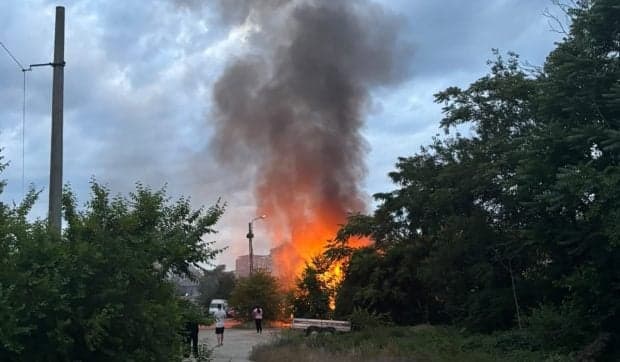 Incendiu puternic în zona Baicului din București