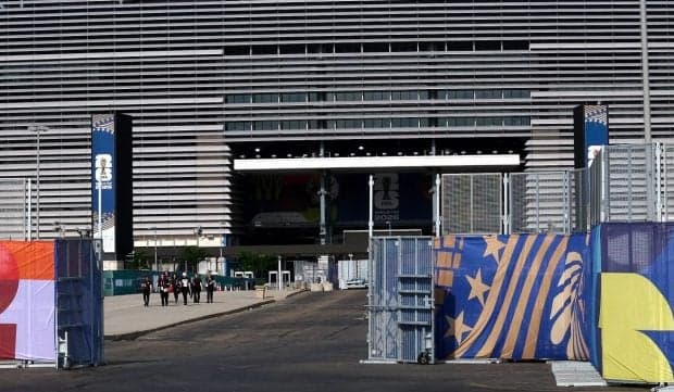 Cod vestimentar strict la Campionatul Mondial: spectatorii riscă să fie întorși de la poarta stadionului