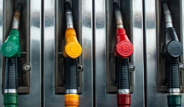 Prelungirea plafonării prețurilor la carburanți cu trei luni a ajuns pe masa Parlamentului: „Fac apel la toate partidele să vină să susțină acest proiect”