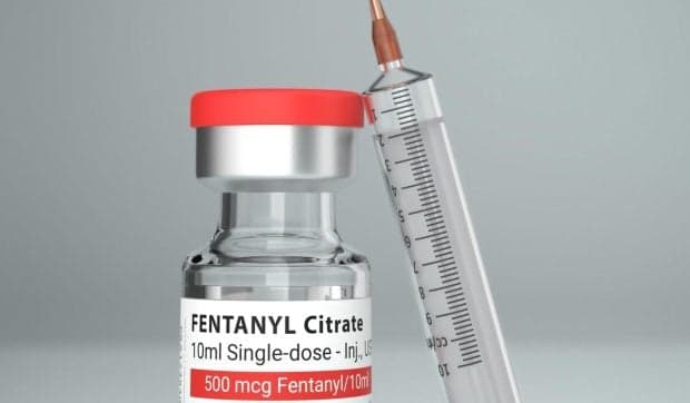 Primele concluzii ale legiștilor în cazul medicului rezident găsit mort la Spitalul Floreasca: Alexandru și-ar fi injectat Fentanil