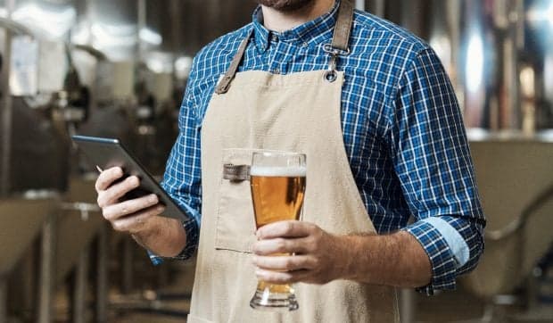 Un român a fost amendat cu 1,8 milioane de euro pentru că a păcălit statul belgian cu 5,4 milioane de litri de bere