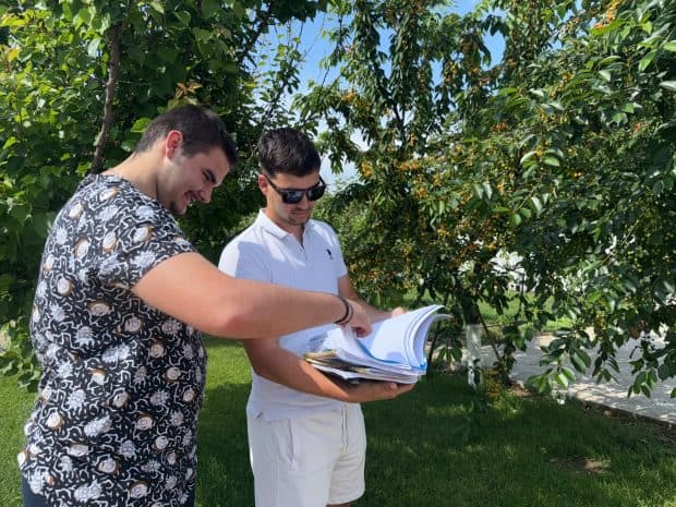 Silviu Anca, elevul de 10 la Bacalaureat, dezvăluie secretul notei maxime. De ce meditațiile nu fac minuni și care e strategia salvatoare în sala de examen: „Merlin a murit de mult”