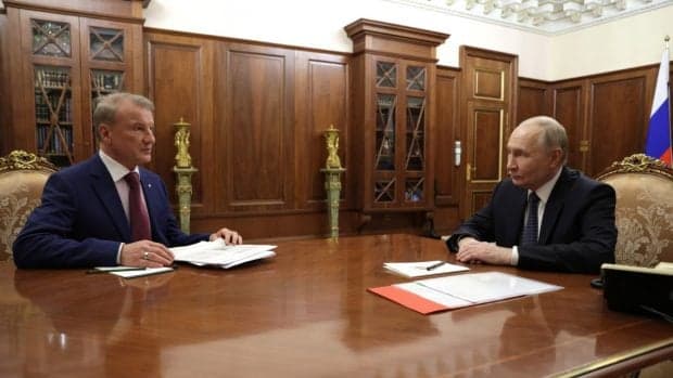 Șeful celei mai mari bănci de stat din Rusia îi cere lui Vladimir Putin să pună capăt războiului: „Economia nu mai poate rezista”