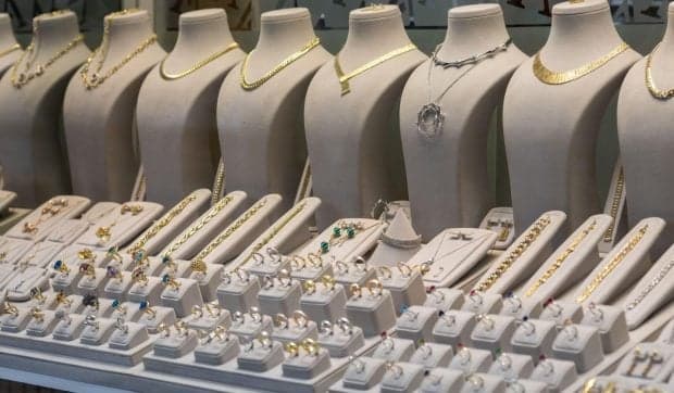 Pentru 12.740 de euro, un român a fost condamnat la 8 luni de închisoare cu suspendare, în Belgia: „Nu a dat dovadă de comportamentul unui cumpărător de încredere”