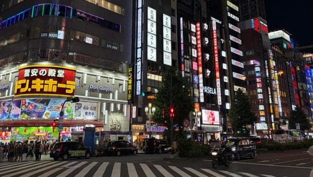 Străzi curate și suflete obosite: Japonia, văzută prin ochii unui psiholog român