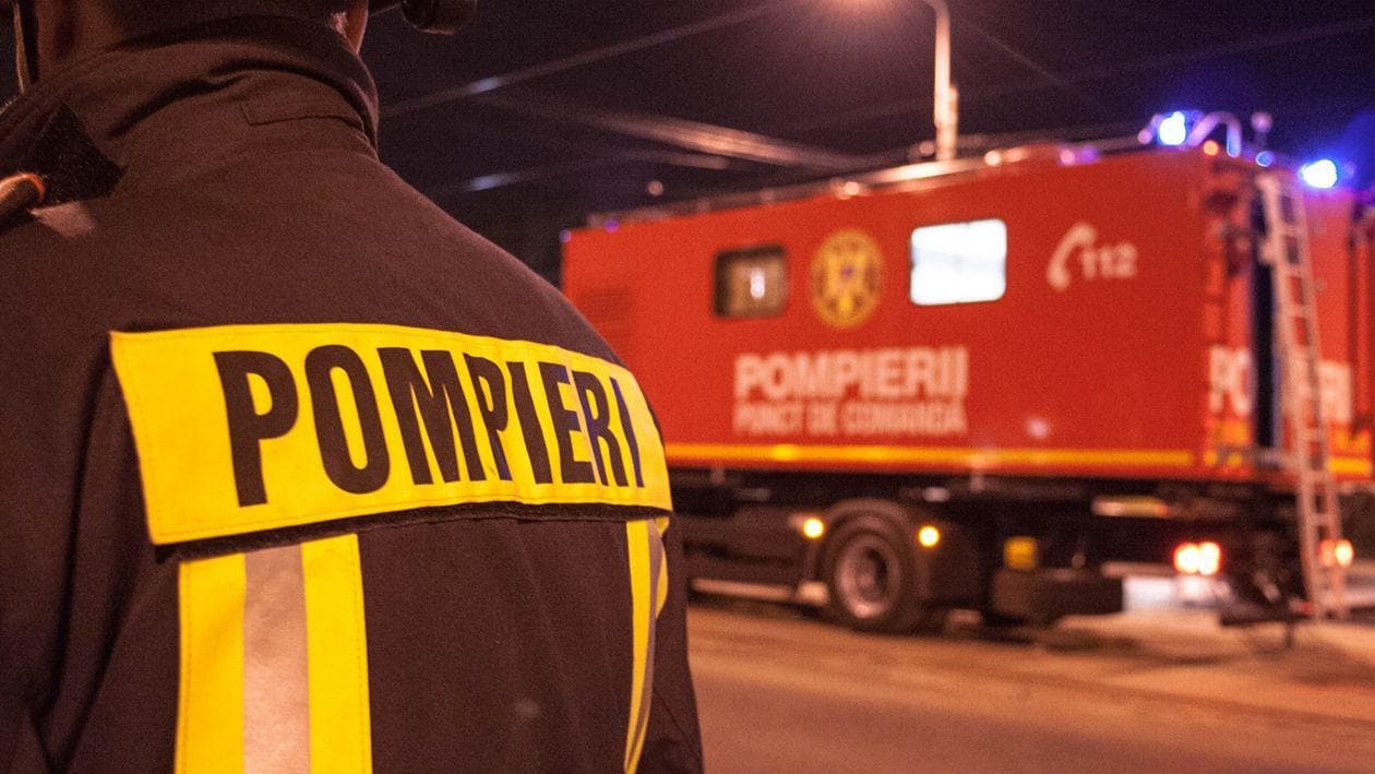 Incendiu puternic în Sectorul 5 din Capitală. Localnicii au fost anunțați prin Ro-Alert