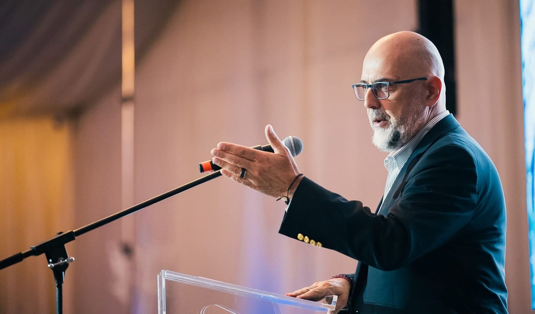 Kelemen Hunor avertizează că prelungirea crizei politice poate bloca România. „Țara are nevoie de un guvern funcțional”