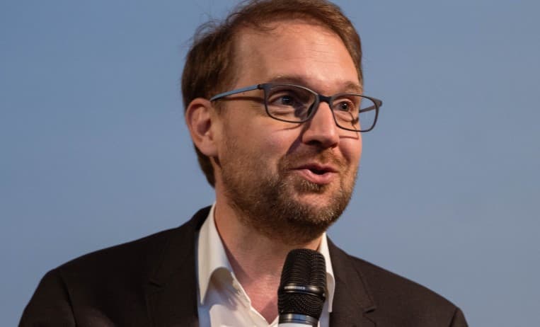 Fritz, reacție la acuzația că e spion german: „Dacă Germania ar fi vrut să infiltreze pe cineva în politica românească, ar fi găsit vreun Popescu sau Ionescu, nu fix un Fritz!” (VIDEO)