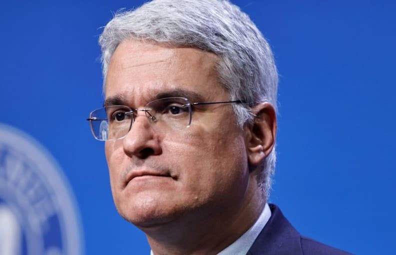 Dragoș Pîslaru avertizează asupra unei campanii de manipulare online. Cum ar fi fost vizată Legea salarizării