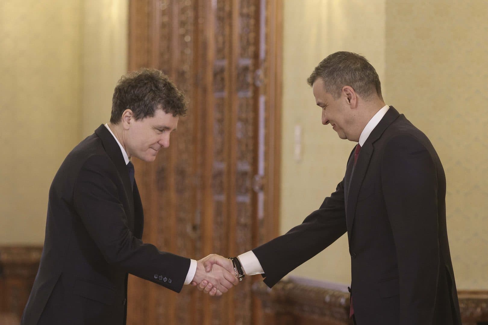 Surse: Nicușor Dan face o nouă mutare pentru formarea Guvernului. Liderii partidelor, chemați la Cotroceni. Când vor avea loc discuțiile (VIDEO)